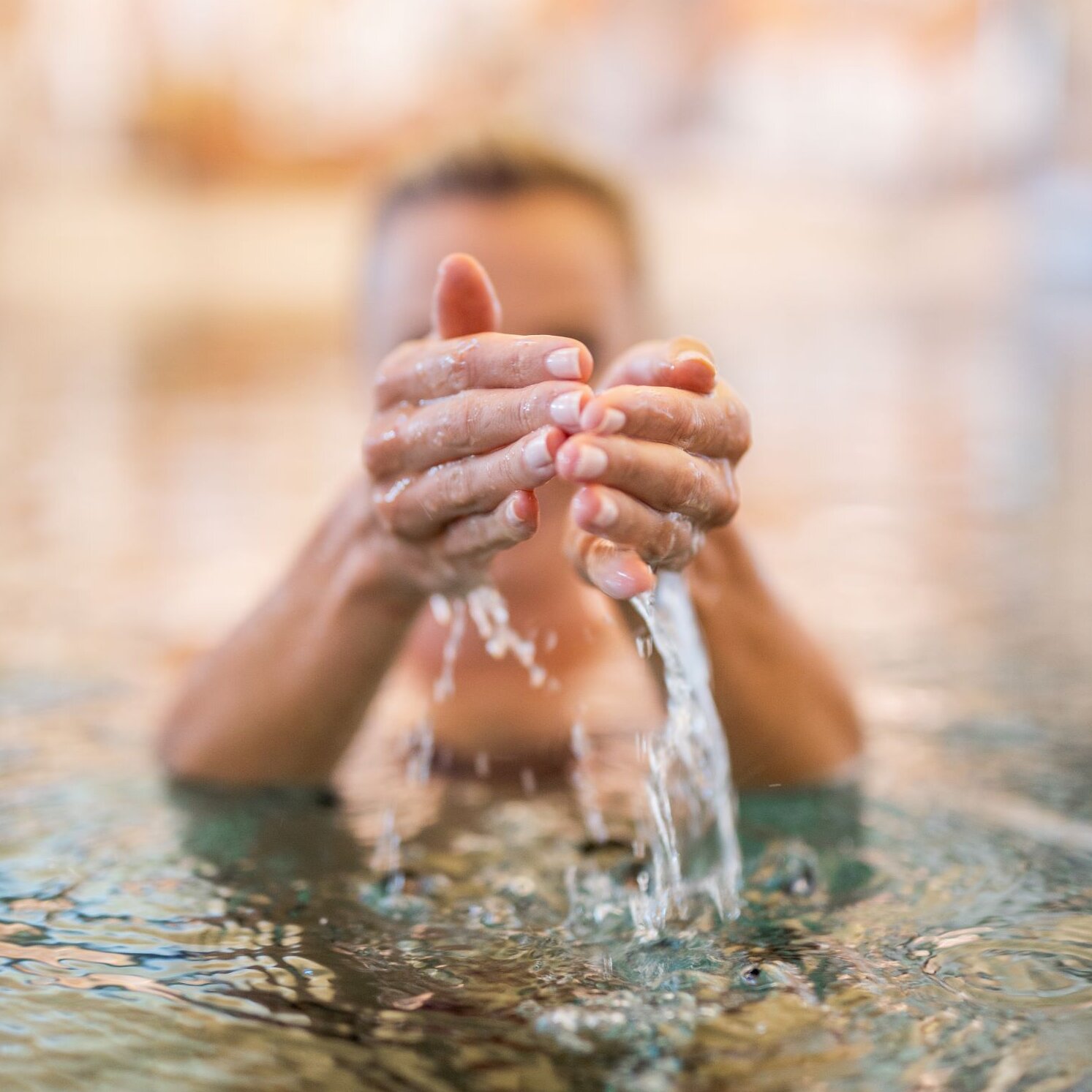 Thermales Urquellwasser aus Warmbad Villach Das heilende Thermalwasser aus der Urquelle
