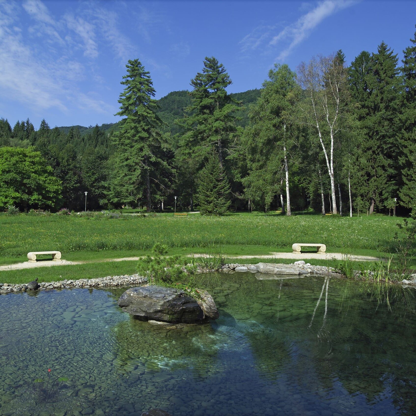 Teich und Kurpark in Warmbad Villach Der Kurpark des ThermenResorts Villach