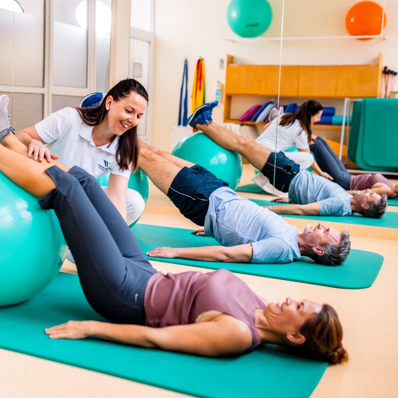 Physiotherapieeinheit mit Pezzibällen